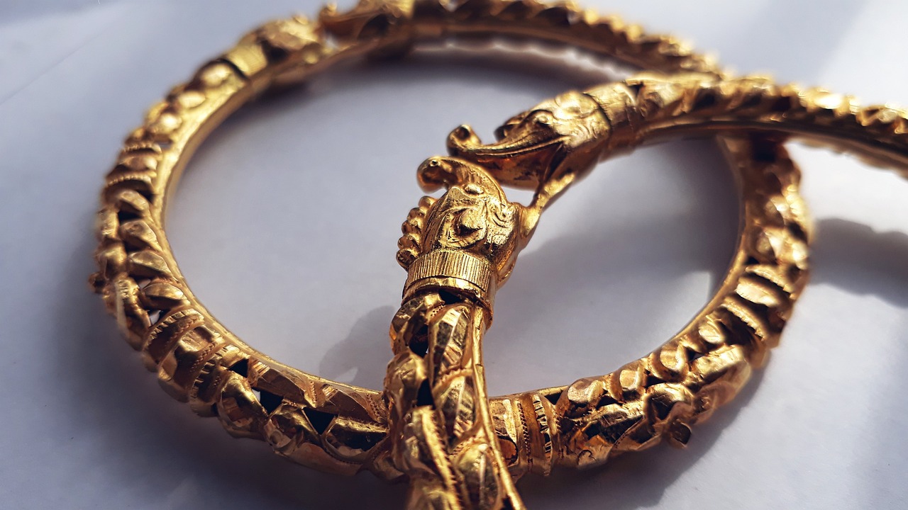 jewelry, chain, bracelet-3139627.jpg